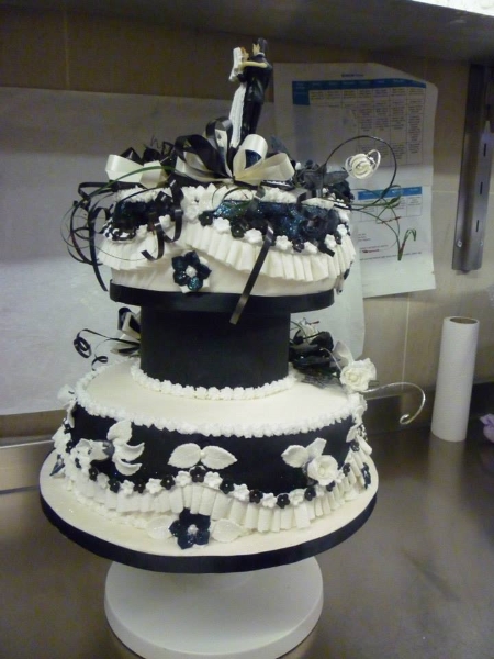 black-and-white-cake